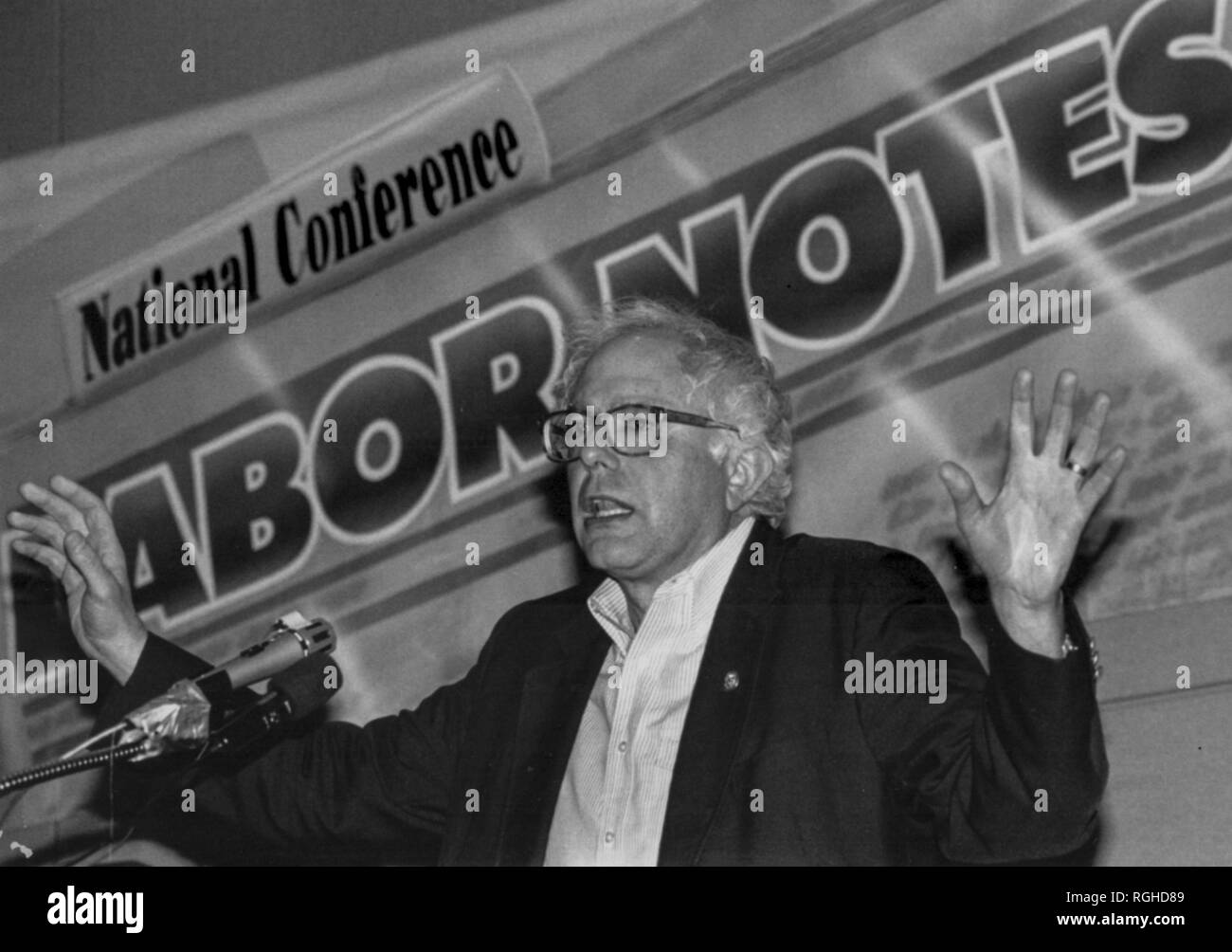 Detroit, Michigan - Congressman Bernie Sanders (Independent-Vermont) parla al lavoro conferenza note, un raduno biennale della riforma-minded sindacalisti. Foto Stock