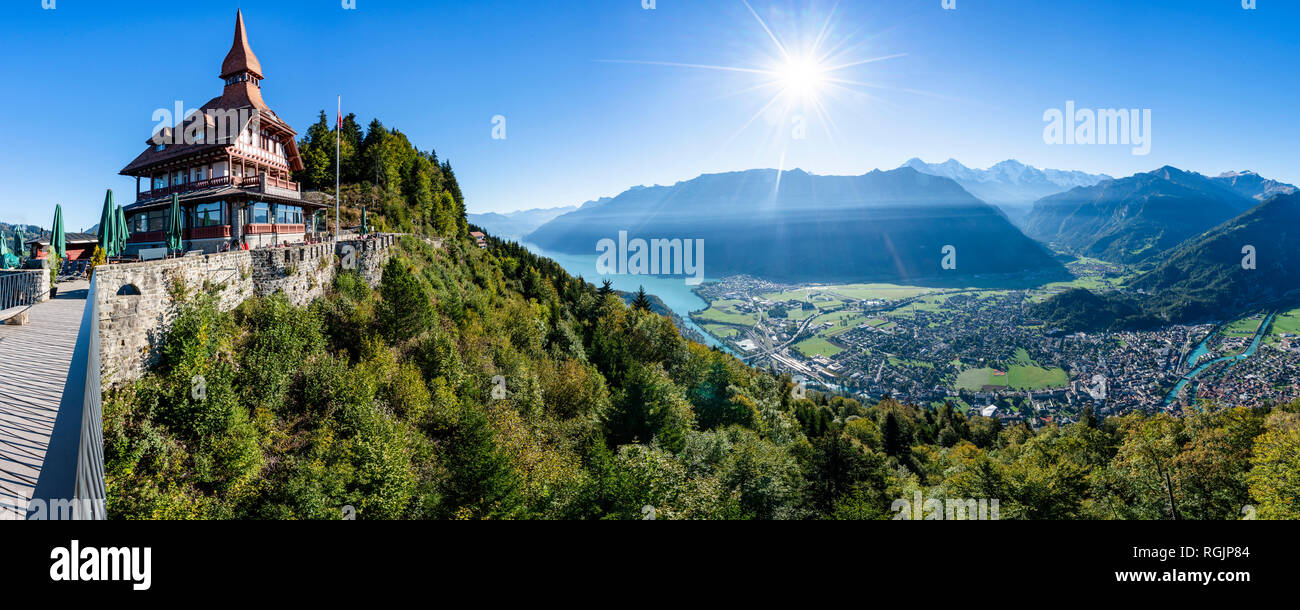 La Svizzera, il Cantone di Berna Berna Alpi, Interlaken, il Lago di Brienz, ristorante sul Harder Kulm Foto Stock