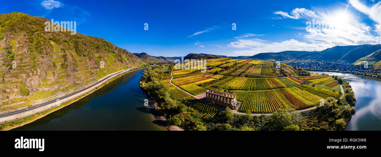 In Germania, in Renania Palatinato, Cochem-Zell, Bremm, vista panoramica della Mosella Loop e Mosella Foto Stock