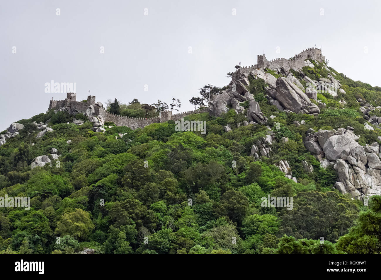 Il Castello dei Mori in montagne di Sintra, Portogallo Foto Stock