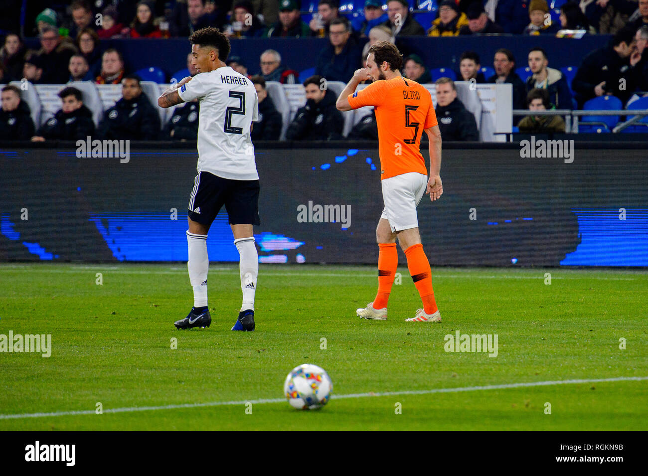 GELSENKIRCHEN - Nov 19, 2018: Daley ciechi 5. Germania - Paesi Bassi. UEFA lega delle nazioni. Schalke 04 Stadium. Foto Stock