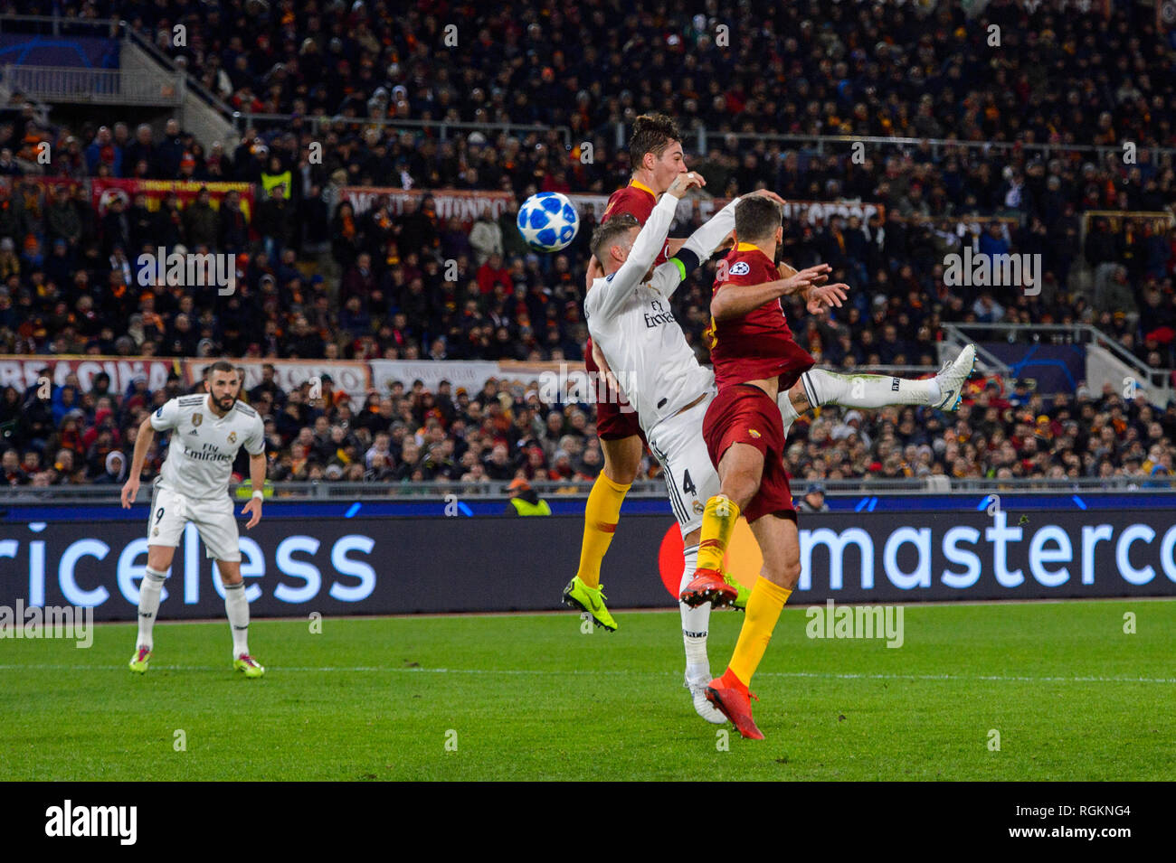 Roma - Nov 27, 2018: Sergio Ramos 4 germogli con la sua testa. Come Roma - Real Madrid. La UEFA Champions League. Fase di gruppo. Giornata 5. Stadio Olimpico Foto Stock