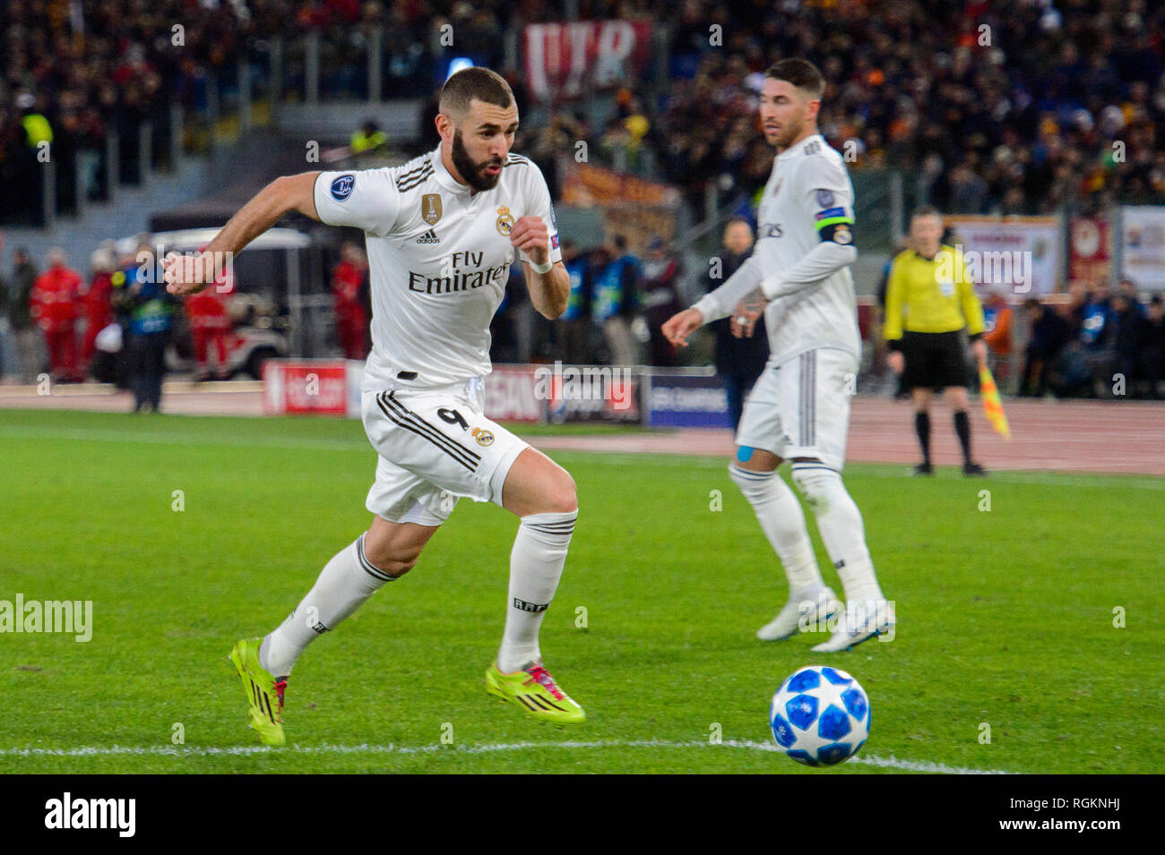 ROMA - Nov 27, 2018: Karim Benzema 9 attacchi sulla velocità. Come Roma - Real Madrid. La UEFA Champions League. Fase di gruppo. Giornata 5. Stadio Olimpico Foto Stock