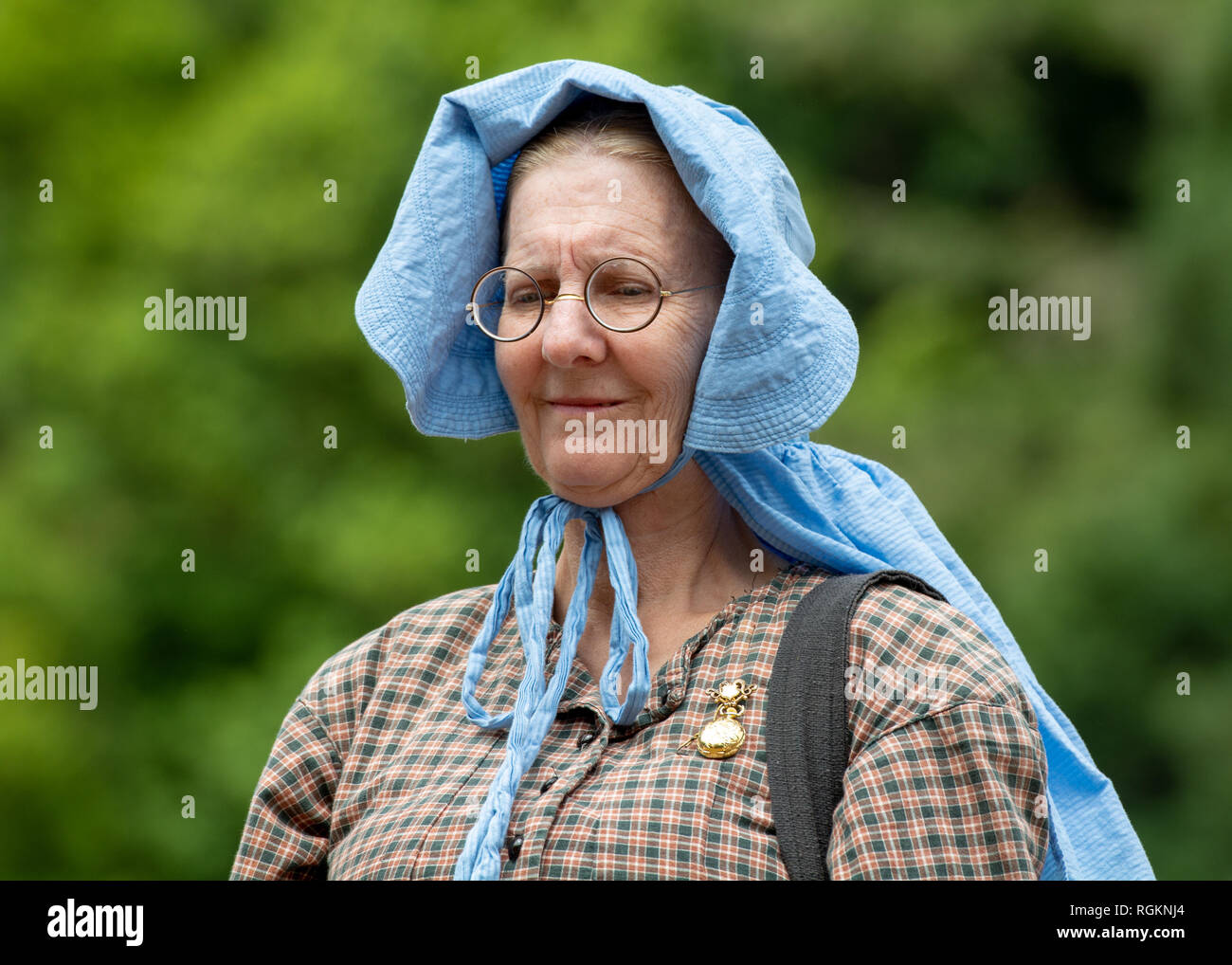 Duncan Mills, CA - Luglio 14, 2018: Signora vestita in costume in una guerra civile re-enactement. La guerra civile giorni è uno dei più grandi eventi di rievocazione storica su Foto Stock