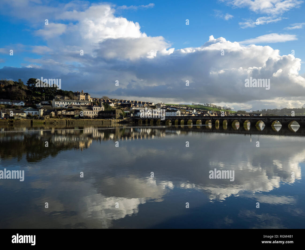 Il piccolo e pittoresco città bianca di Bideford in Devon England Foto Stock