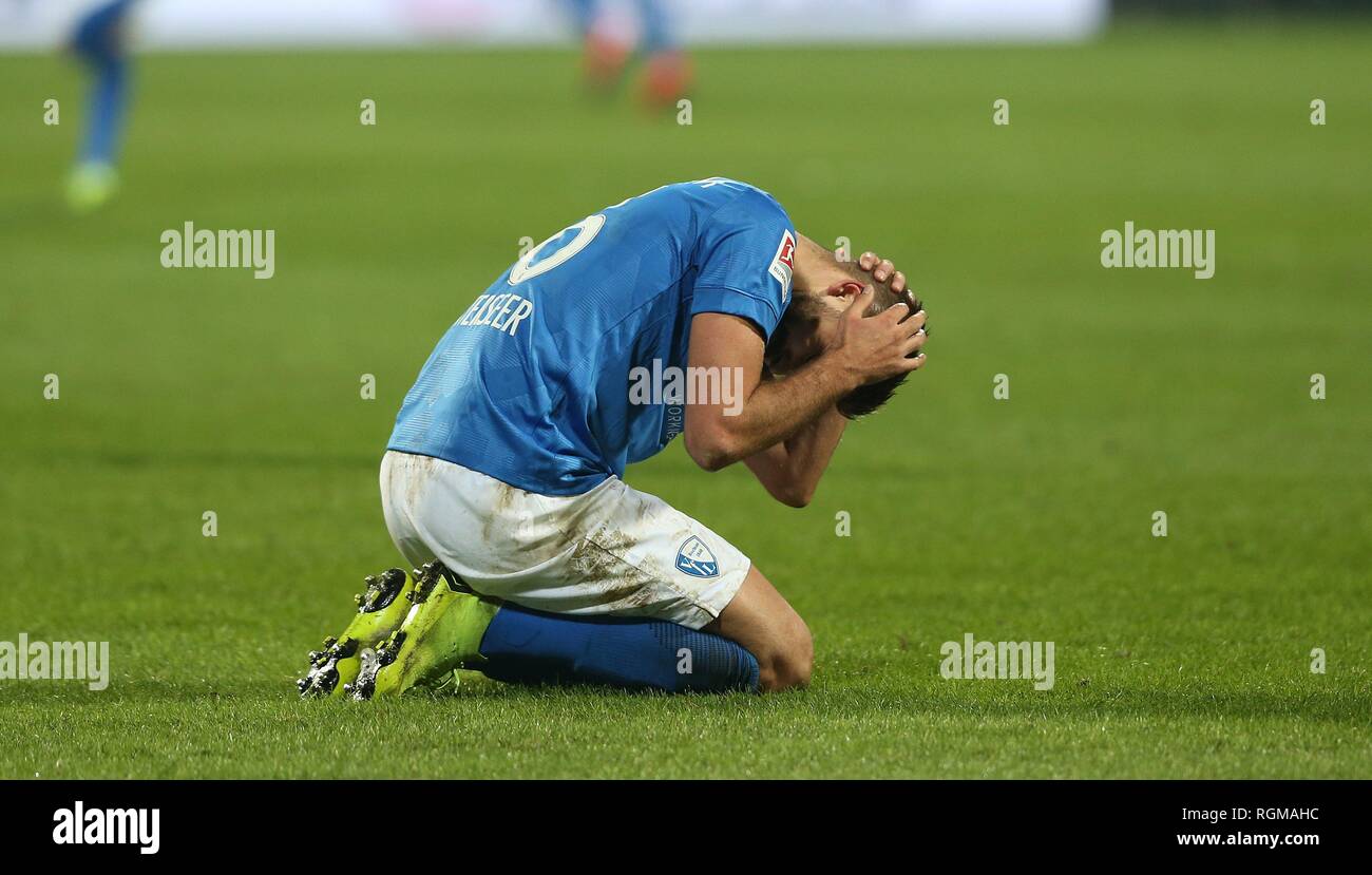 Bochum, Deutschland. 29 gen, 2019. firo: 29.01.2019, calcio, 2.Bundesliga, stagione 2018/2019, VfL Bochum - MSV Duisburg 2: 1 Lukas HINTERSEER, Bochum, dolore nella testa | Utilizzo di credito in tutto il mondo: dpa/Alamy Live News Foto Stock