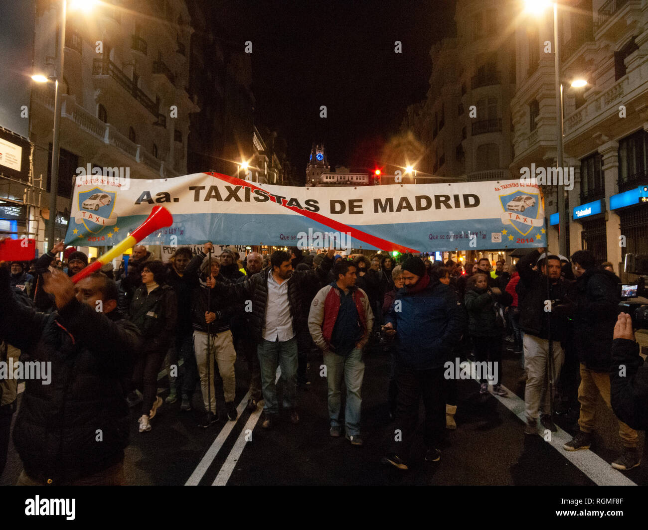 Madrid, Spagna. Il 30 gennaio, 2019. I tassisti protestano a Madrid contro il veicolo noleggiato aziende come Uber o Cabify, e impegnativo il regolamento di questo tipo di sistema di trasporto. Credito: Valentin Sama-Rojo/Alamy Live News. Foto Stock