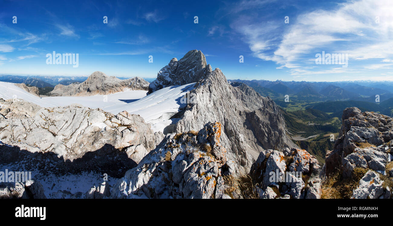 L'Austria, la Stiria, Salzkammergut, massiccio Dachstein, vista Dirndl, Gjaidstein, ghiacciaio Hallstaetter Foto Stock