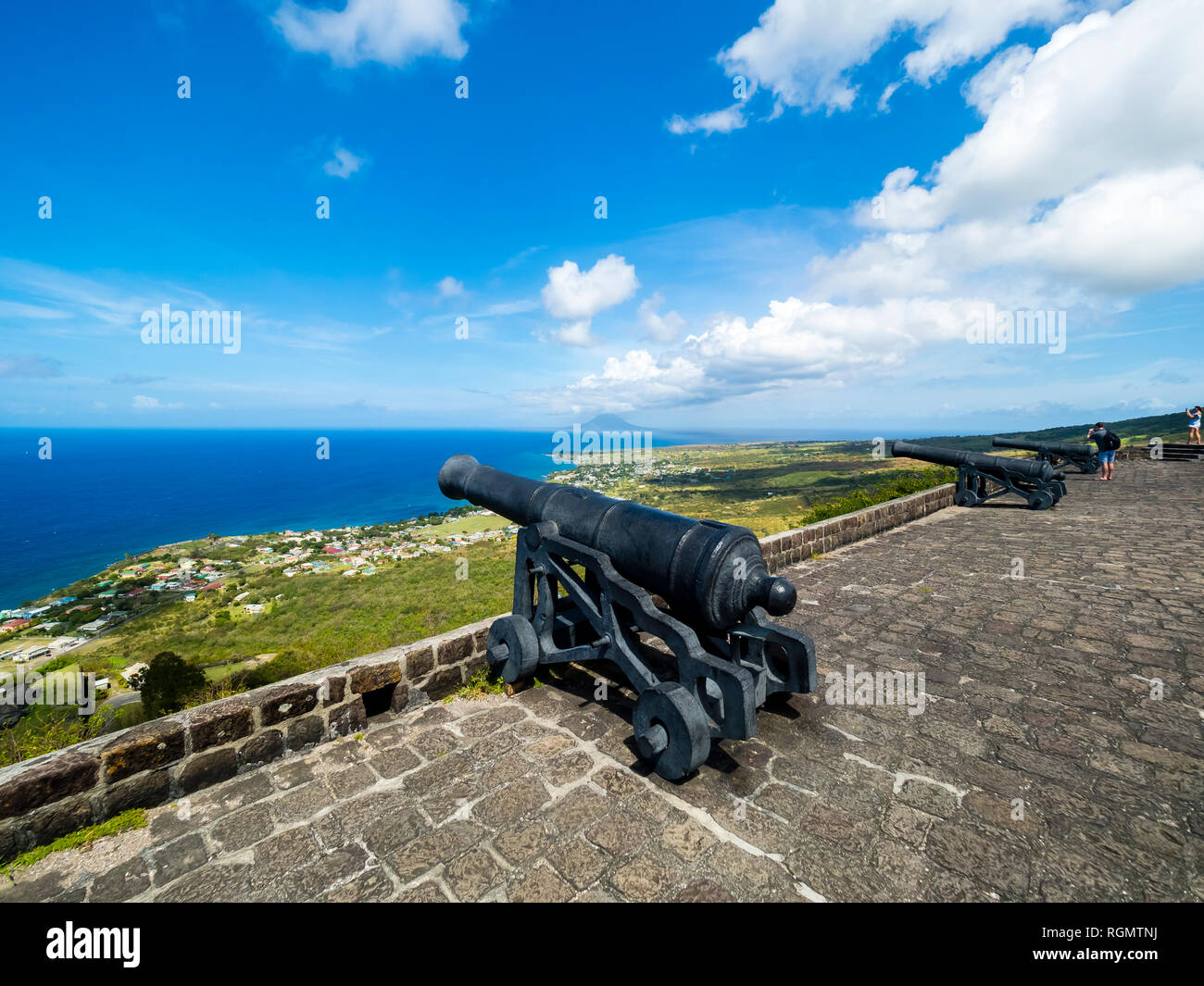 Caraibi, Piccole Antille, Saint Kitts e Nevis, Basseterre, Brimstone Hill Fortress, vecchio cannone Foto Stock