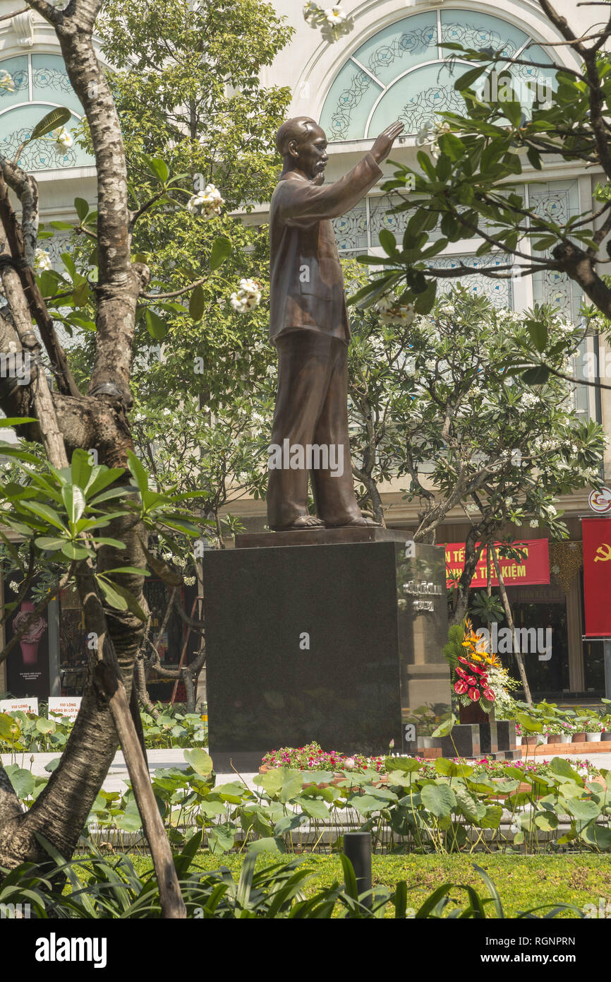 Stile sovietico statua di Ho Chi Minh Foto Stock