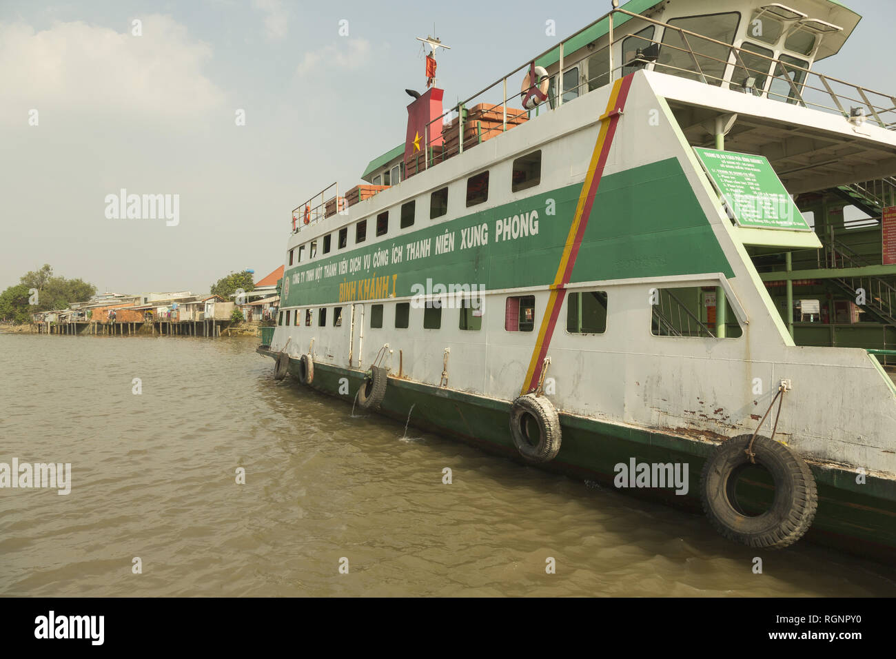 Il traghetto sul fiume Saigon Foto Stock