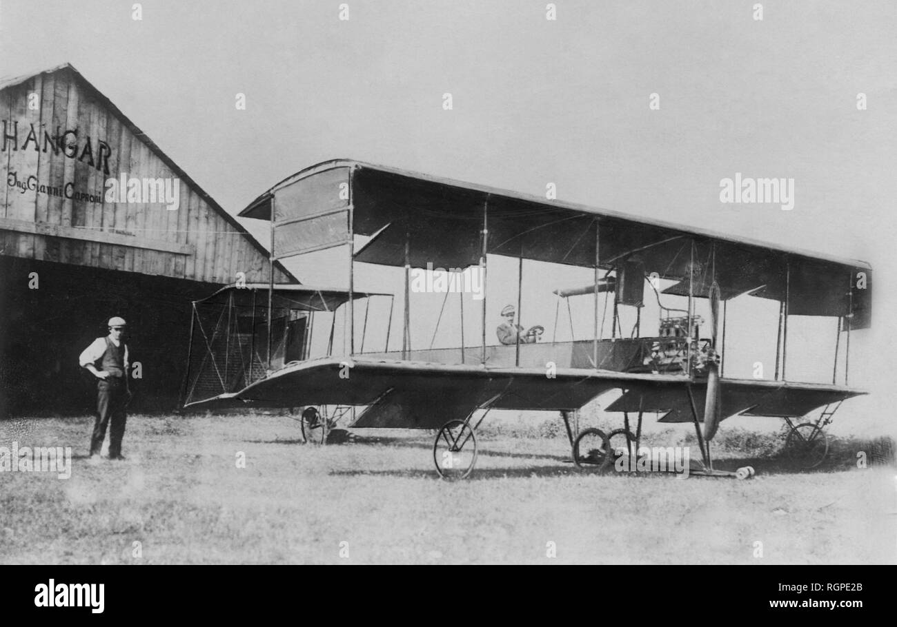 Il primo biplano caproni, Malpensa 1910 Foto Stock