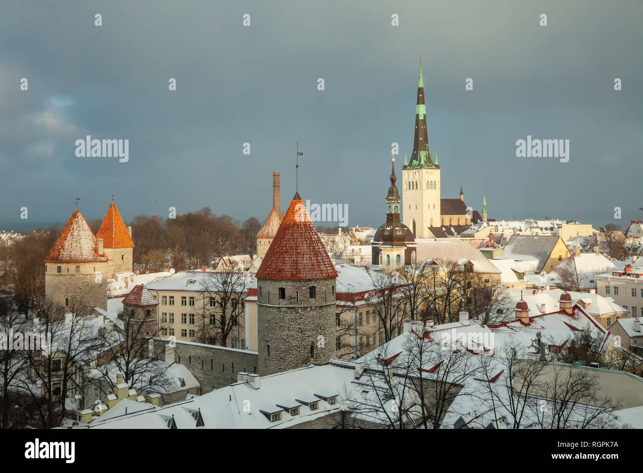 Pomeriggio invernale nella città vecchia di Tallinn, Estonia. Foto Stock
