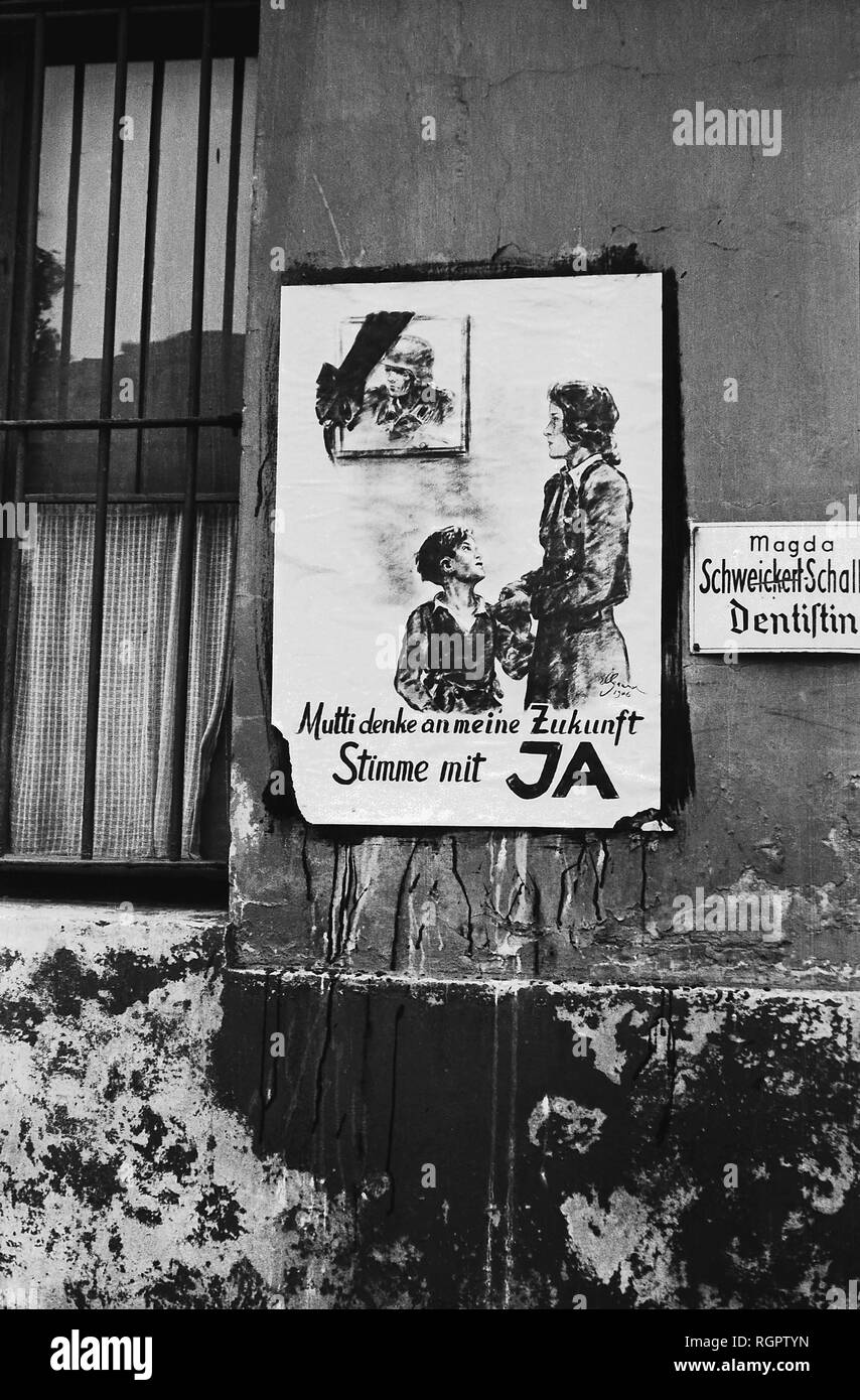 Poster per il referendum per l'espropriazione dei criminali di guerra il 30 giugno 1946, 1946, Lipsia, Sassonia, Repubblica democratica tedesca, la Germania Foto Stock