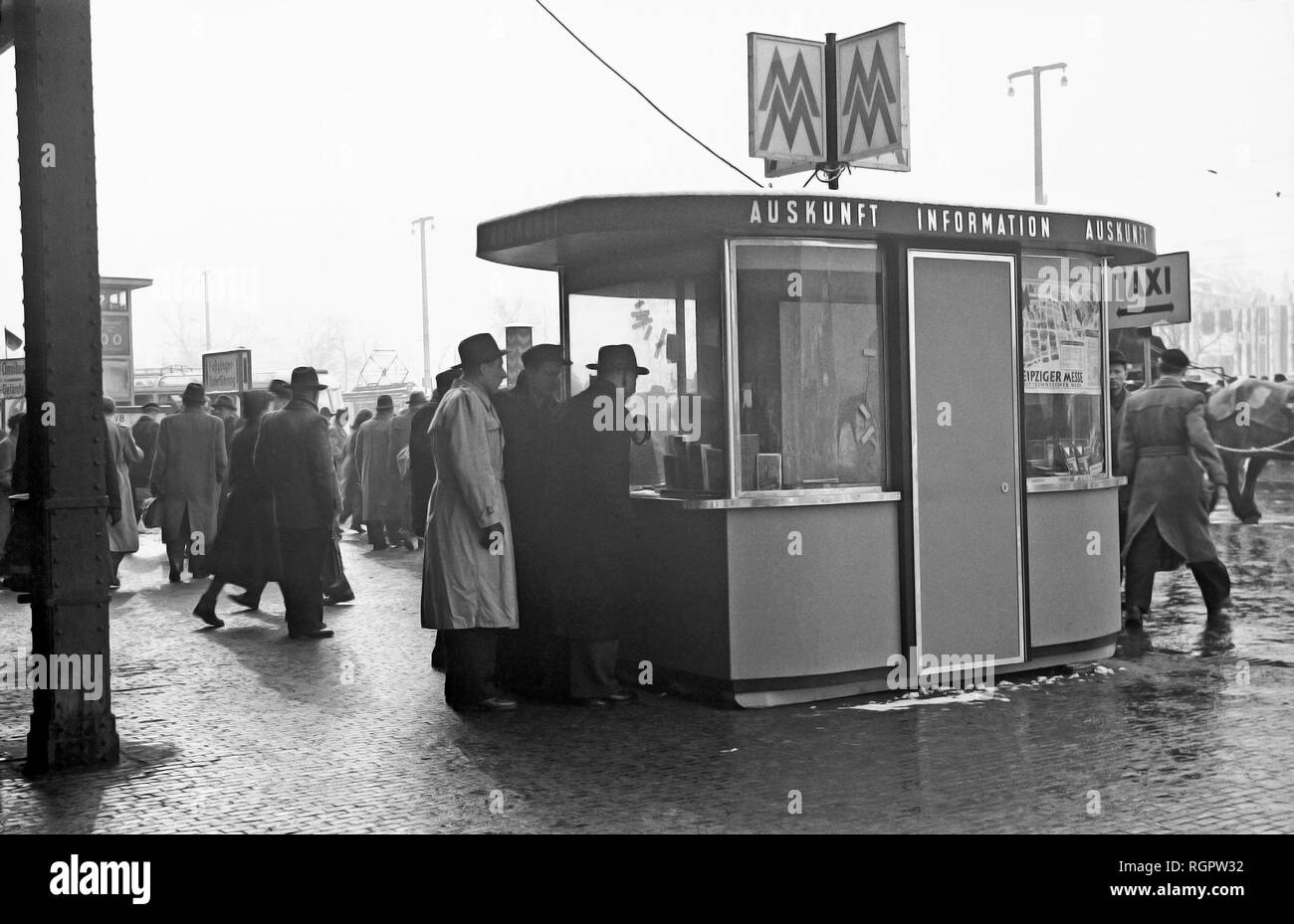Leipziger Messe, fiera informazioni, 1955, stazione centrale, Lipsia, Sassonia, Repubblica democratica tedesca, la Germania Foto Stock