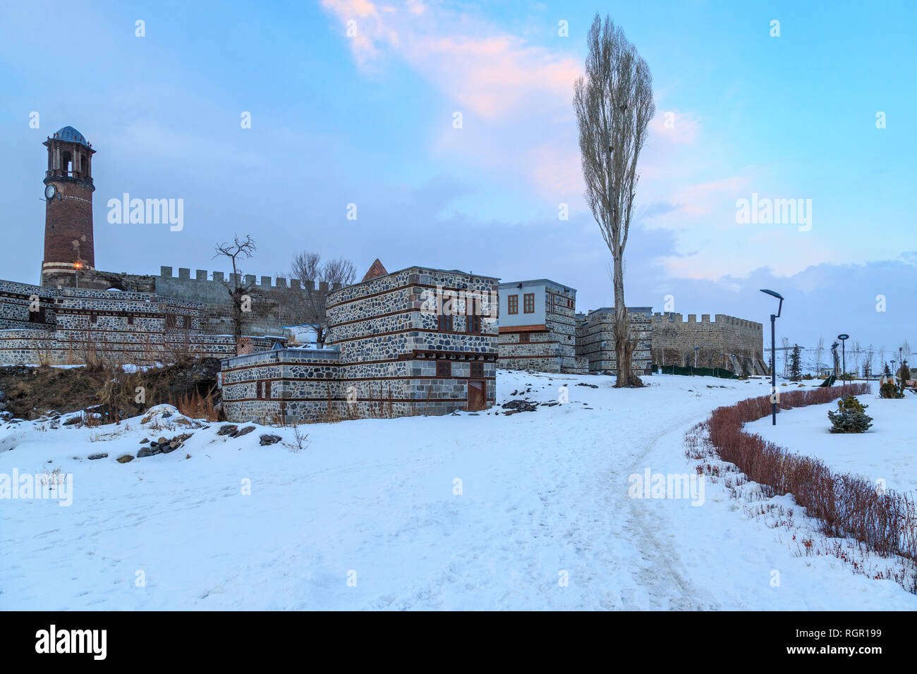 Erzurum castello e parco durante l inverno con neve a Erzurum, Turchia Foto Stock