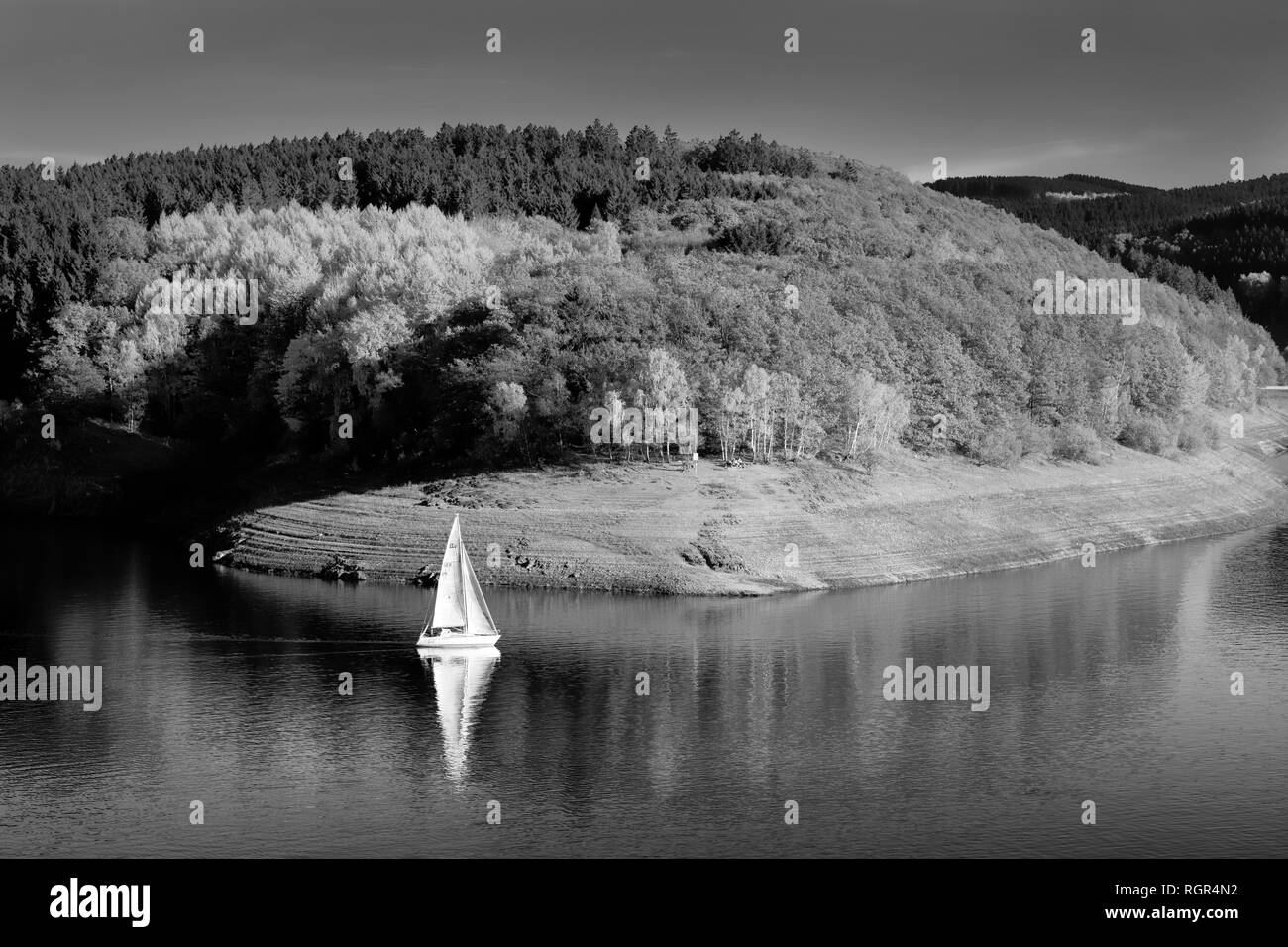 Serbatoio Biggetalsperre, Attendorn, Renania settentrionale-Vestfalia, Germania, Europa Foto Stock