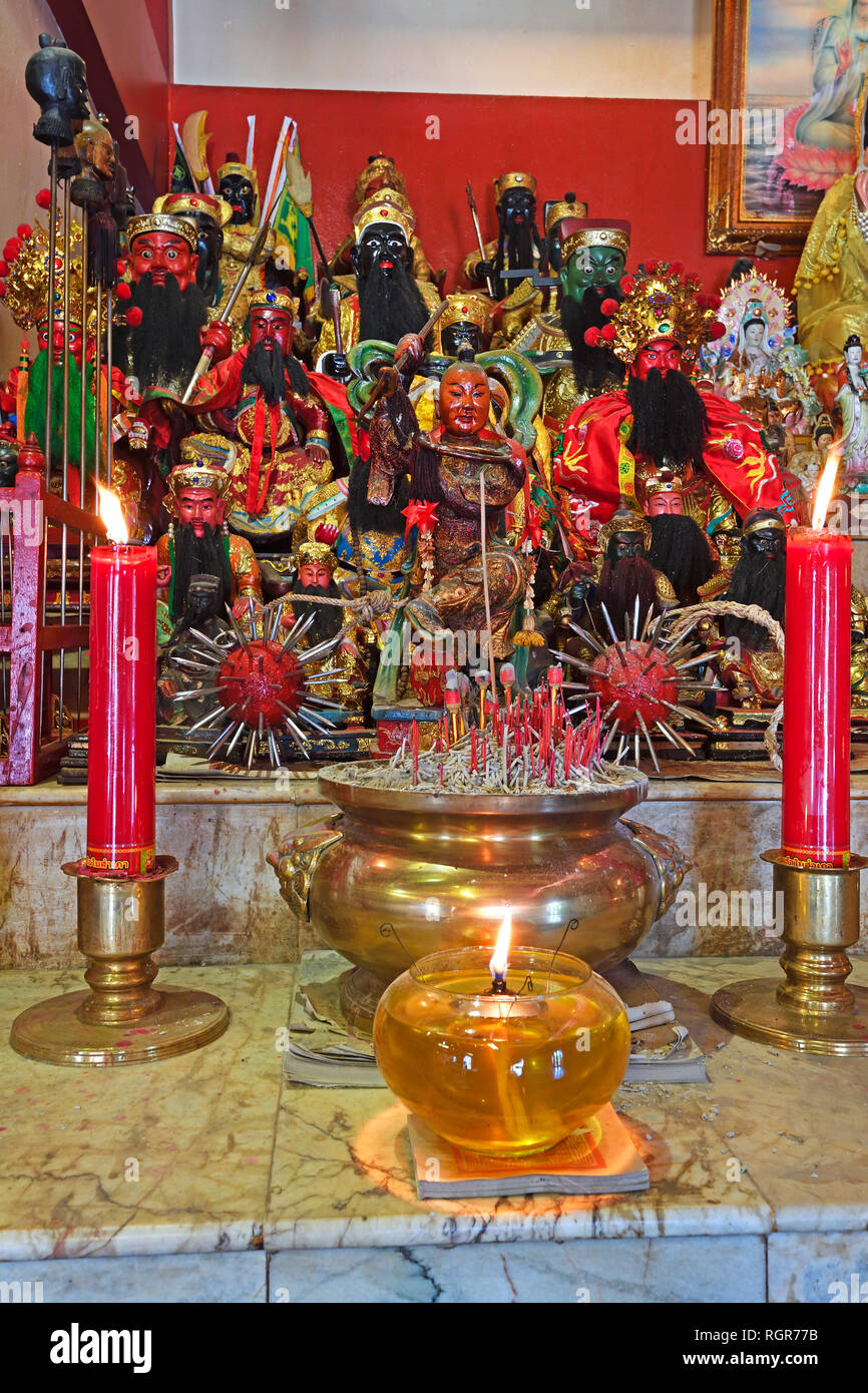 Altare im chinesischen Sam Kong Santuario, Phuket, Tailandia Foto Stock