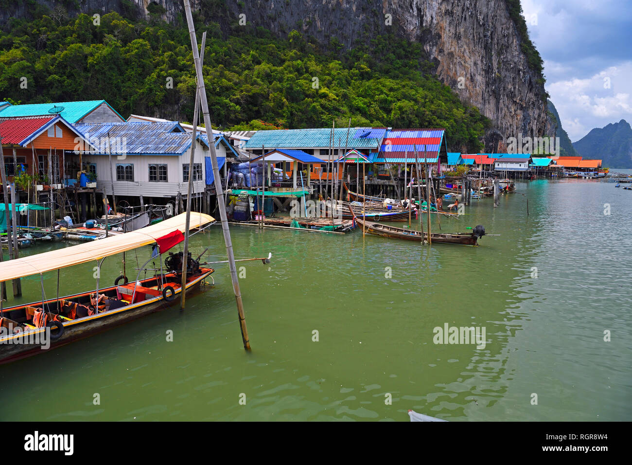 Muslimisches Stelzendorf Koh Panyi, Koh Panyee, Bucht von Phang Nga, Thailandia Foto Stock