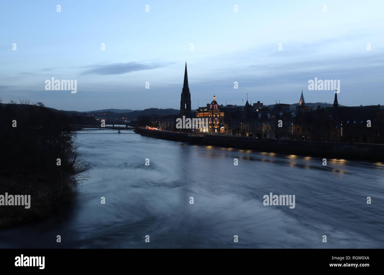 Perth waterfront di notte Perthshire Scozia Gennaio 2019 Foto Stock