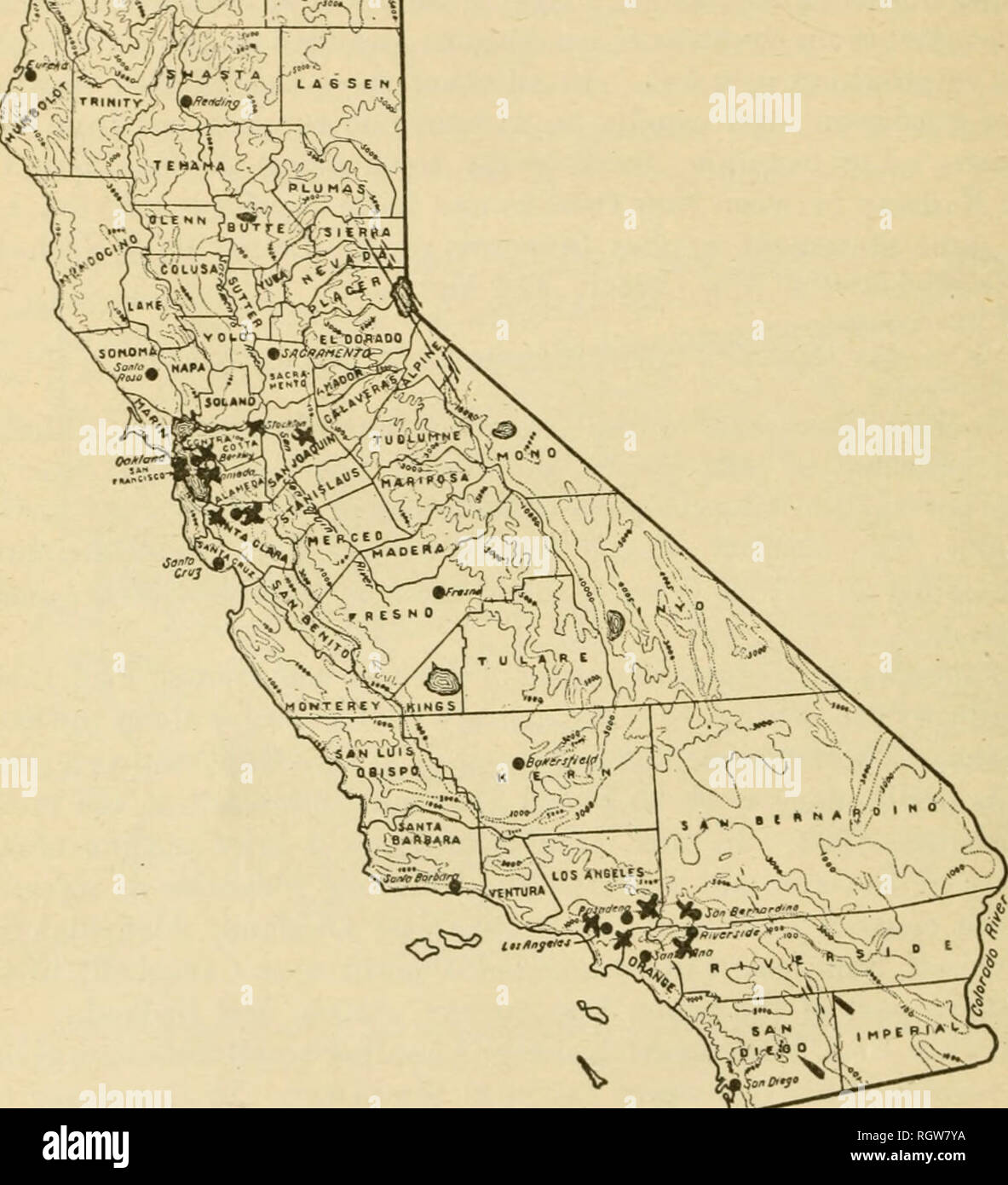 . Bollettino. Insetti; pesti di insetto; Entomologia; insetti; pesti di insetto; Entomologia. 16 L'argentino ANT. cationi dal prof. C. W. Woodworth, già citato. Tutte queste persone decidono che la California followmg punti sono infestati: Ala- meda, Azusa, Berkeley, Byron Hot Springs, Campbell, College Park, Cupertino, Fruitvale, Los Angeles, Mehose di Oakland, Riverside, San Francisco, San Jose, Stockton, e montane. " Xi"rs.H,^t-v^ &gt;f^H^ y/d. Fig. 2.-distribuzione dell'Argentina di ant in California. Da dat a arredate dai sigg. Ralph Benton apd P. E.Smith. (Originale). Area dell'ultim.VTK Foto Stock