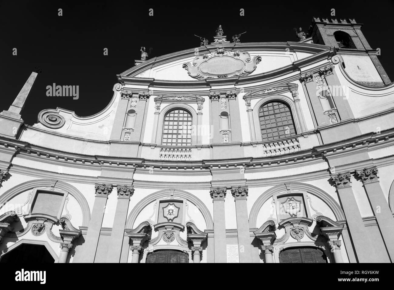 A Vigevano e Pavia, Lombardia, Italia: la storica piazza principale della città, conosciuta come Piazza Ducale. In bianco e nero Foto Stock