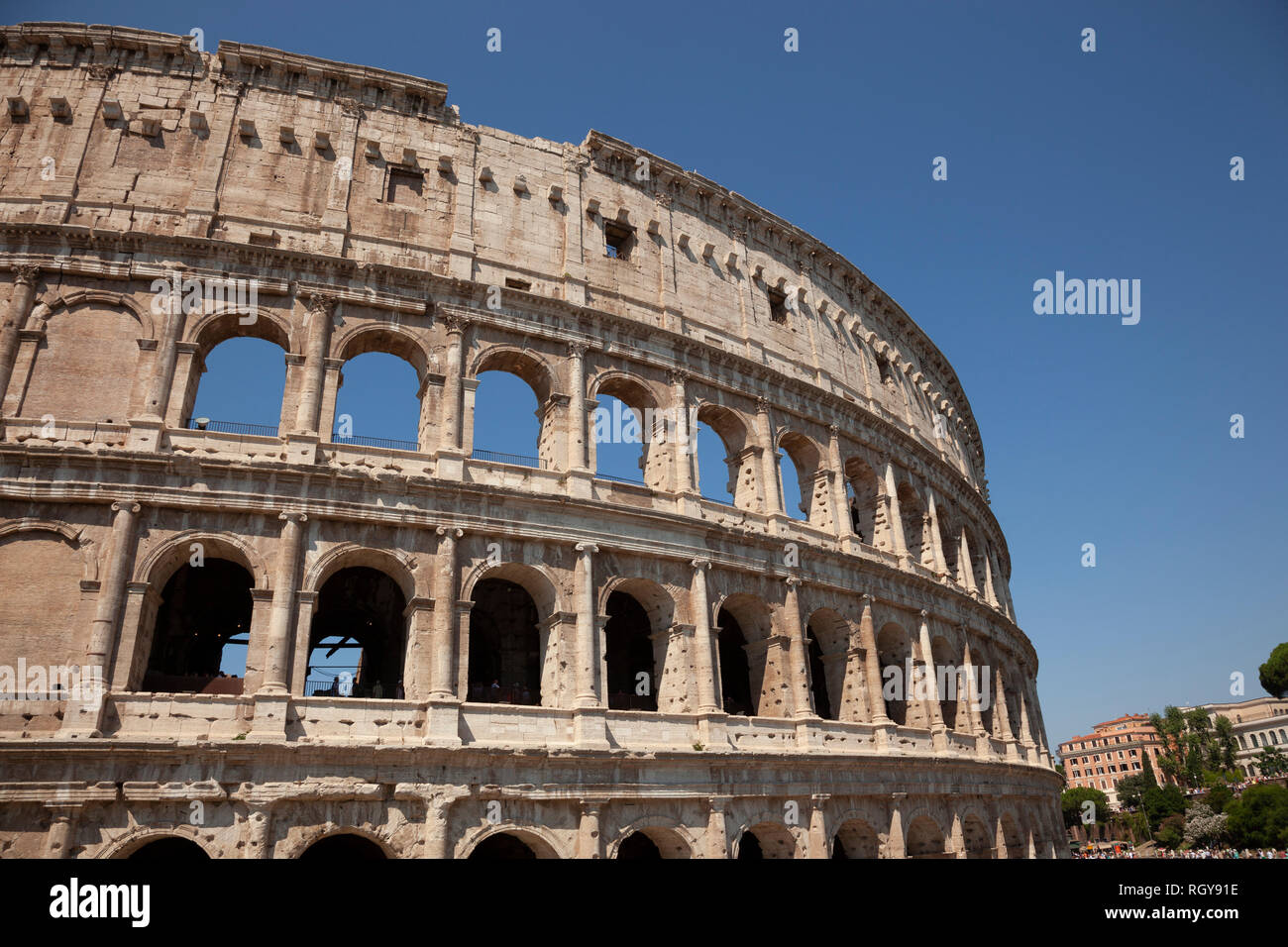 Il Colosseo o il Colosseo, anche Anfiteatro flaviano, Amphitheatrum Flavium, Anfiteatro Flavio o Colosseo, è un anfiteatro ovale nel centro della c Foto Stock