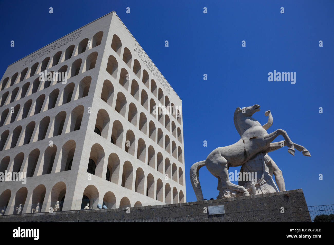 Palazzo della Civilta Italiana, Colosseo Quadrato, auch Palazzo della Civilta del Lavoro, Colosseo quadrato, Esposizione Universale di Roma, Weltausste Foto Stock