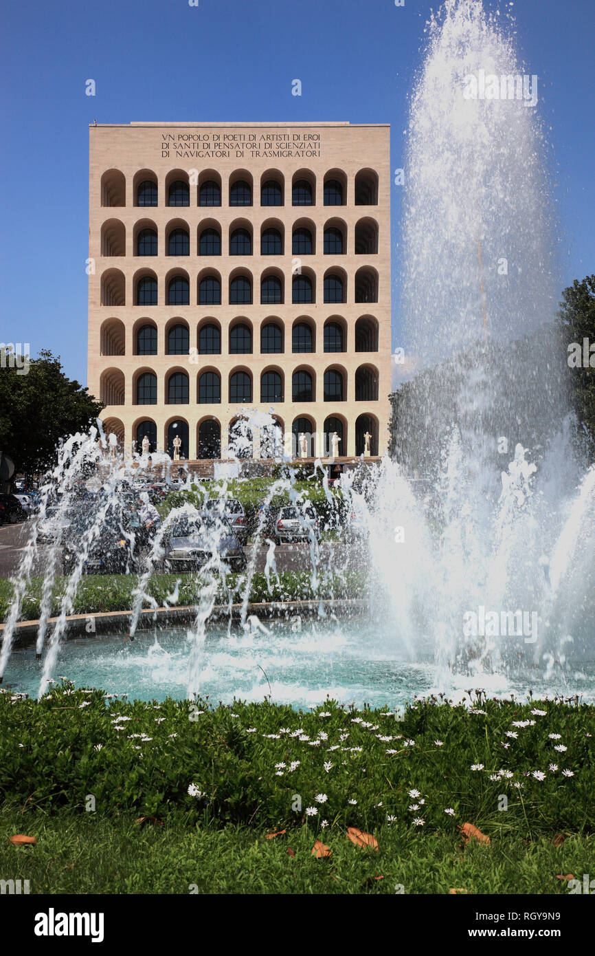 Palazzo della Civilta Italiana, Colosseo Quadrato, auch Palazzo della Civilta del Lavoro, Colosseo quadrato, Esposizione Universale di Roma, Weltausste Foto Stock