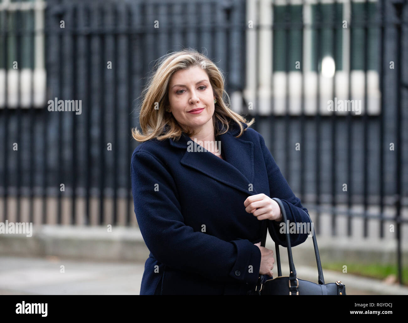 Penny Mordaunt, Segretario di Stato per lo Sviluppo Internazionale, il ministro per le donne e di Uguaglianze, foglie di Downing Street dopo una riunione del gabinetto. Foto Stock