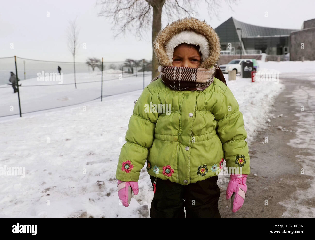 Chicago, Stati Uniti d'America. 31 gennaio, 2019. Un bambino è preinstallato per il freddo inverno a Chicago, negli Stati Uniti, gennaio 31, 2019. Chicago è la più grande città negli Stati Uniti La Midwest, era stato colpito dal vortice polare con la temperatura minima di raggiungere meno 30 gradi Celsius in città. Credito: Wang Ping/Xinhua/Alamy Live News Foto Stock