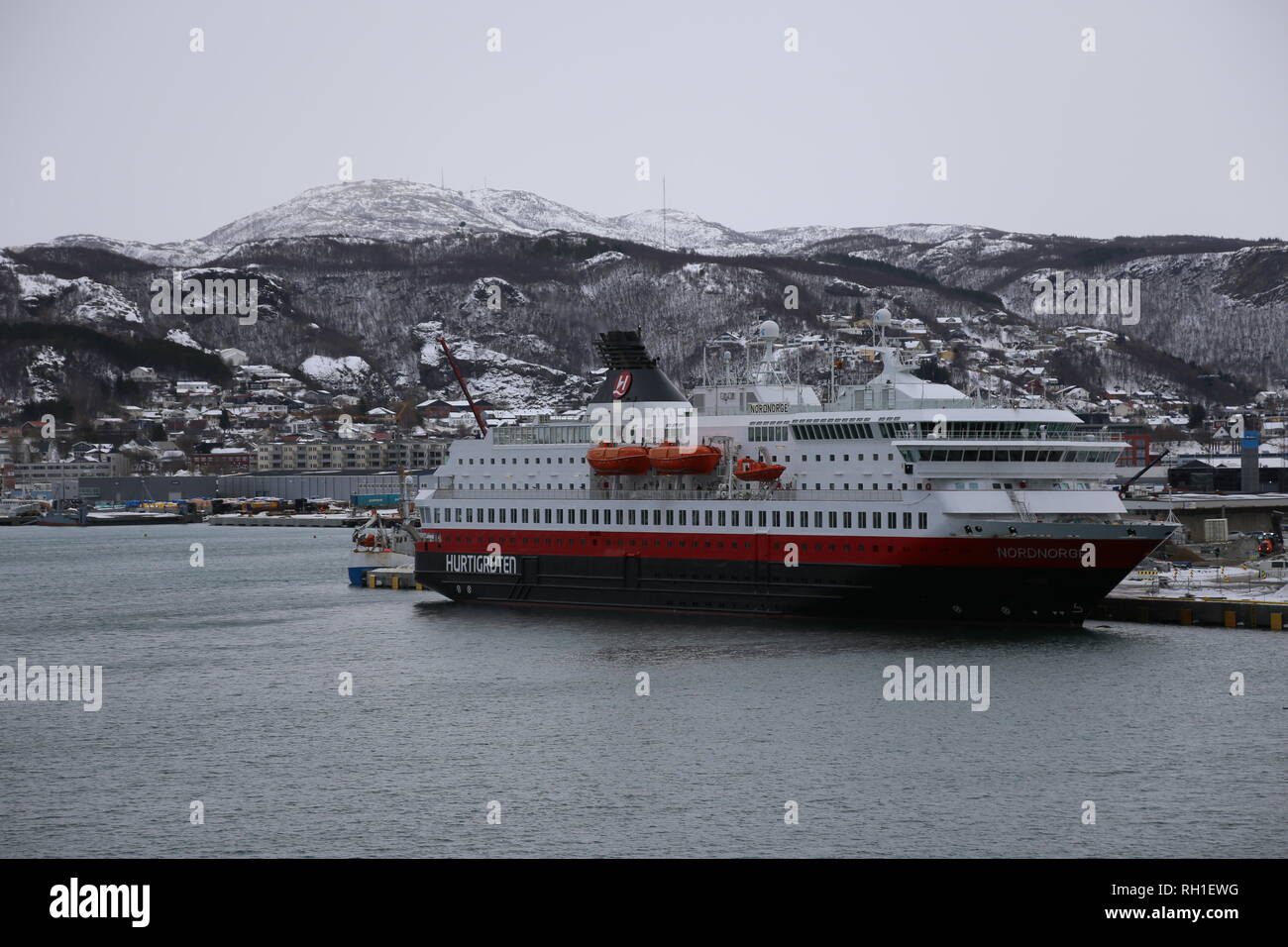 Die 'MS Nordnorge' der Hurtigruten im Hafen Foto Stock