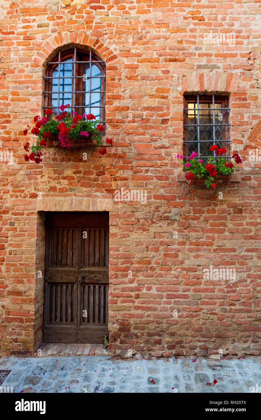 Certaldo, una città e comune della Toscana, Italia, nella Città Metropolitana di Firenze, nel mezzo della Valdelsa. Foto Stock