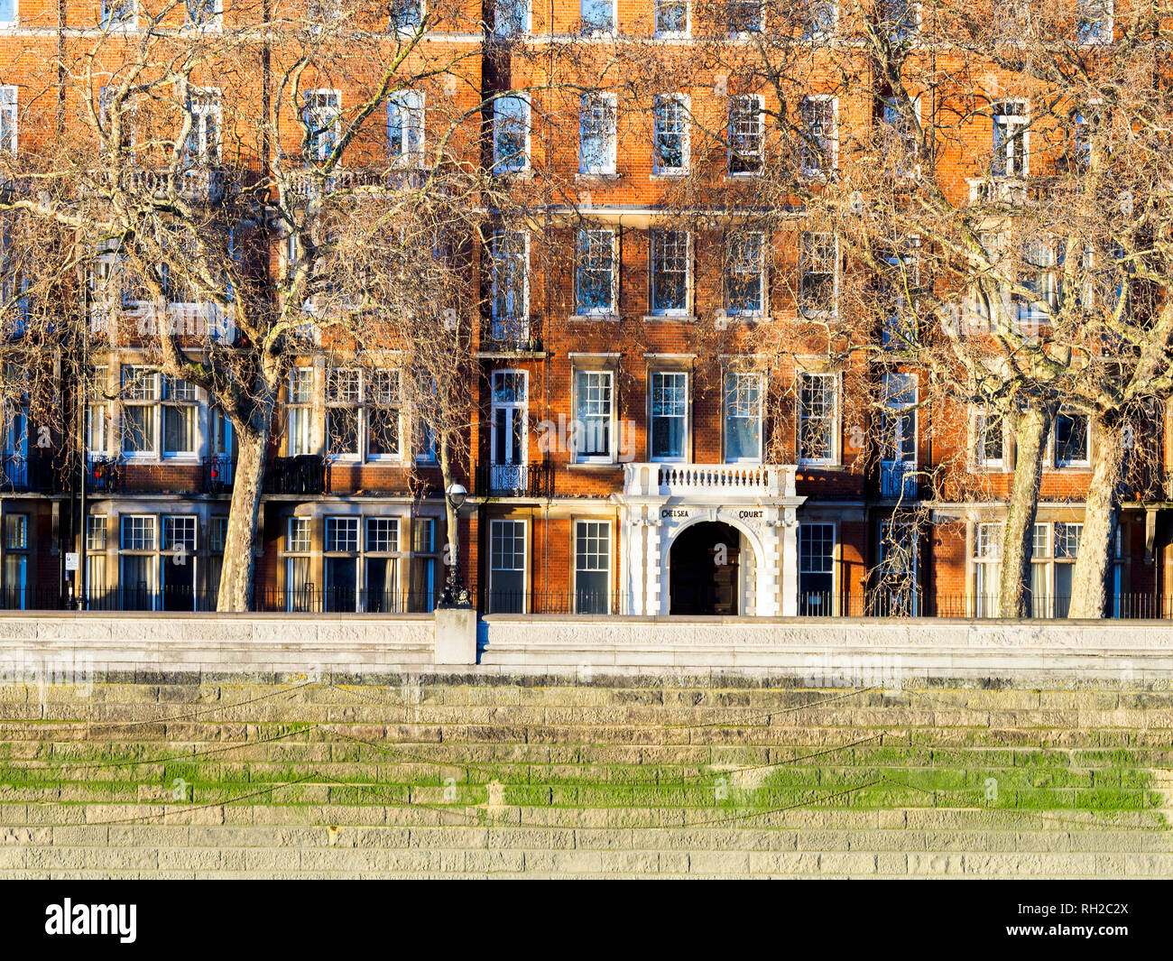 Chelsea Corte facciata di edificio in Chelsea Embankment - il sud ovest di Londra, Inghilterra Foto Stock