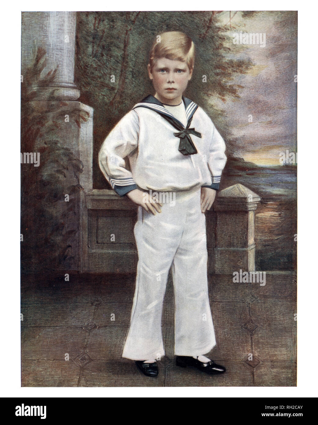 Prince Edward di York, più tardi re Edward VIII, come un giovane ragazzo vestito con una tuta del marinaio. Era il Re del Regno Unito e i domini dell'impero britannico, e l'imperatore di India, dal 20 gennaio 1936 fino alla sua abdicazione il 11 dicembre dello stesso anno, dopo di che egli divenne duca di Windsor. Foto Stock