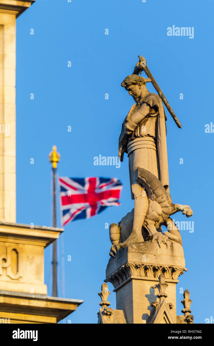 Regno Unito, Inghilterra, Londra, ampio Santuario, Westminster Abbey e scuola di Westminster Memorial, San Giorgio che uccide il drago Foto Stock