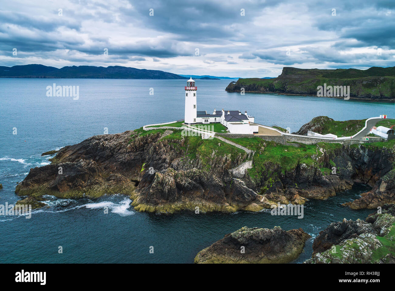 Vista aerea del Fanad Head Lighthouse in Irlanda Foto Stock