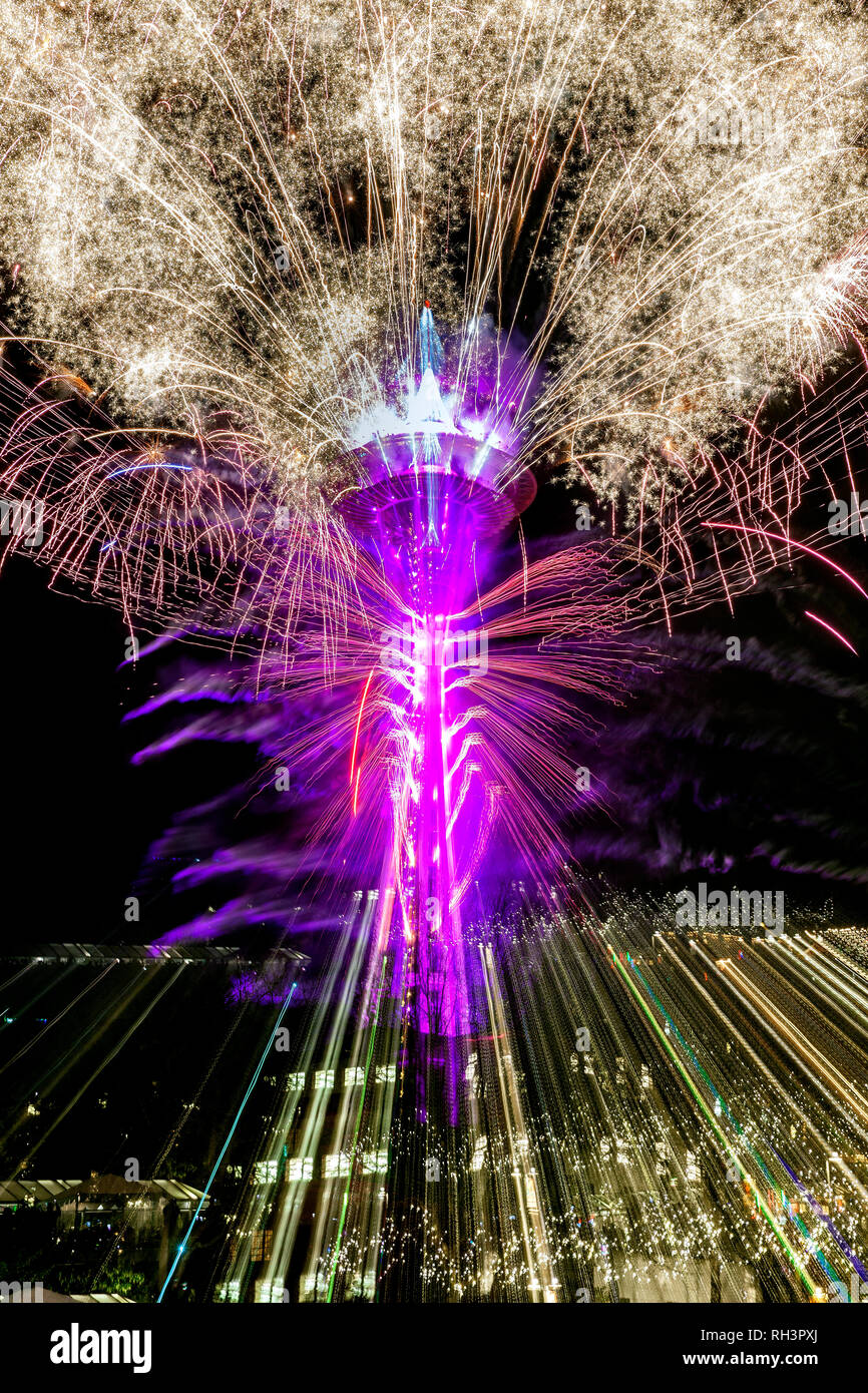 WA17062-00...Lo Space Needle nel centro di Seattle Vigilia di Capodanno 2018. WA17062-00...WASHINGTON - Foto Stock