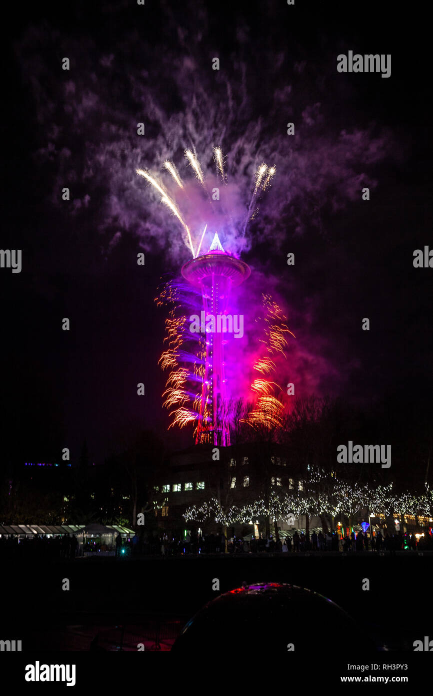 WA17063-00 - Lo Space Needle nel centro di Seattle Vigilia di Capodanno 2018. Foto Stock