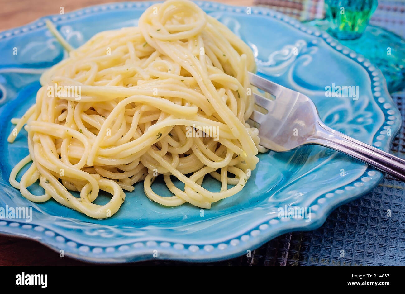 Vermicelli di pasta, con aglio e olio di oliva, è servita, Gennaio 19, 2016 in Coden, Alabama. Foto Stock