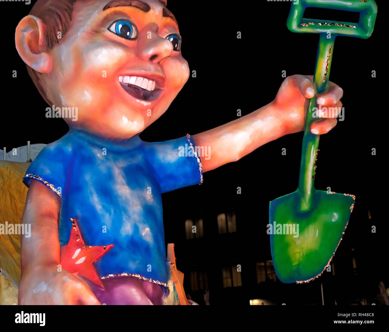 Un personaggio dei fumetti torreggia su un galleggiante durante l'ordine di Inca Mardi Gras Parade nel centro cittadino di Mobile, Alabama, Feb 25, 2011. Foto Stock