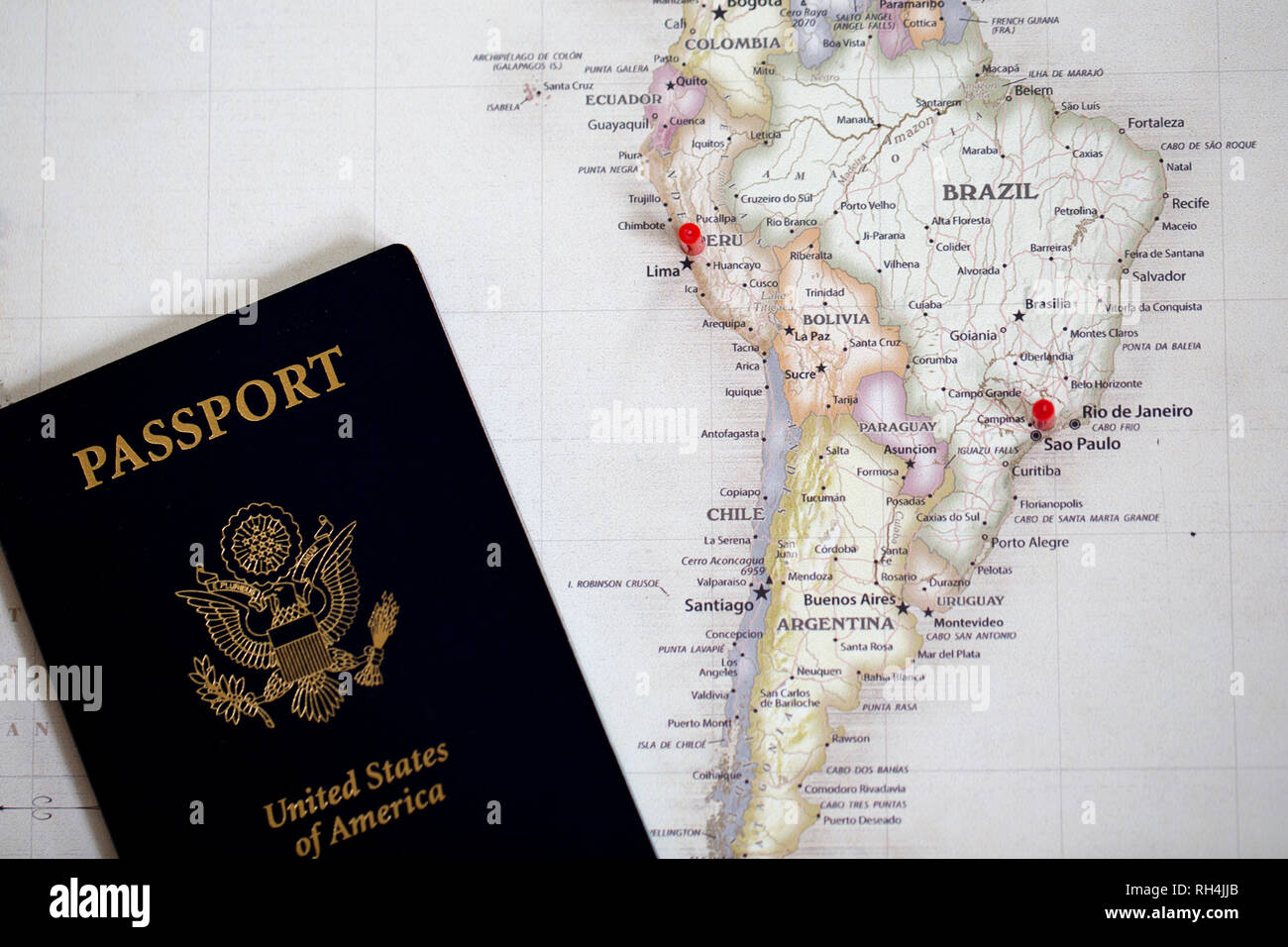 Passaporto sulla mappa del mondo Foto Stock