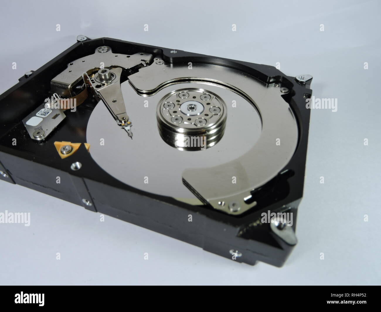 Aprire il disco rigido HDD per desktop e notebook Foto Stock