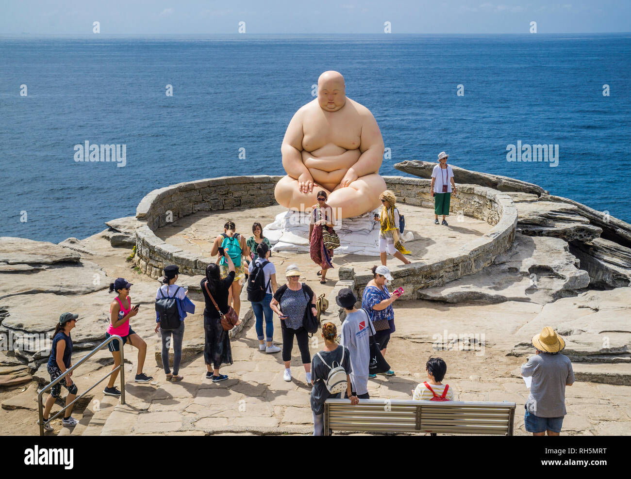 Scultura Di Mare 2018, esposizione annuale sulla passeggiata costiera tra Bondi e Tamarama Beach, Sydney, Nuovo Galles del Sud, Australia. Foto Stock