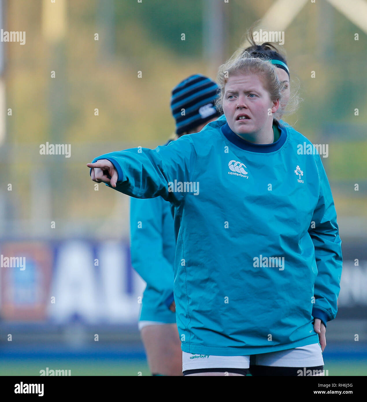 Energia Park, Dublin, Irlanda. Il 1° febbraio 2019. Womens Sei Nazioni di rugby, Irlanda contro l'Inghilterra; Lia Lione dell'Irlanda si riscalda prima di credito kickoff: Azione Plus sport/Alamy Live News Foto Stock