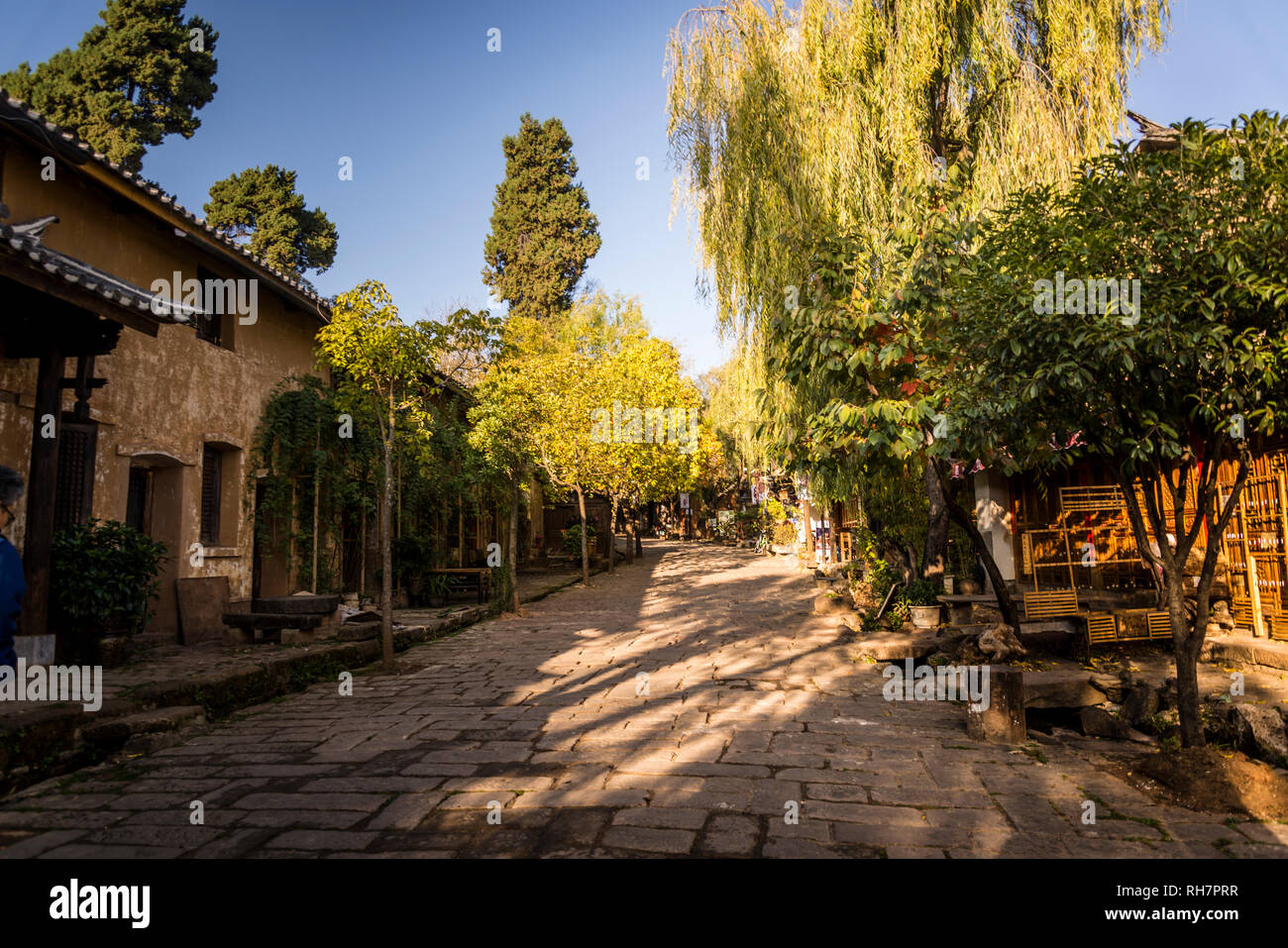 Main Street, Shaxi, una storica città mercato, Yunnan, Cina Foto Stock