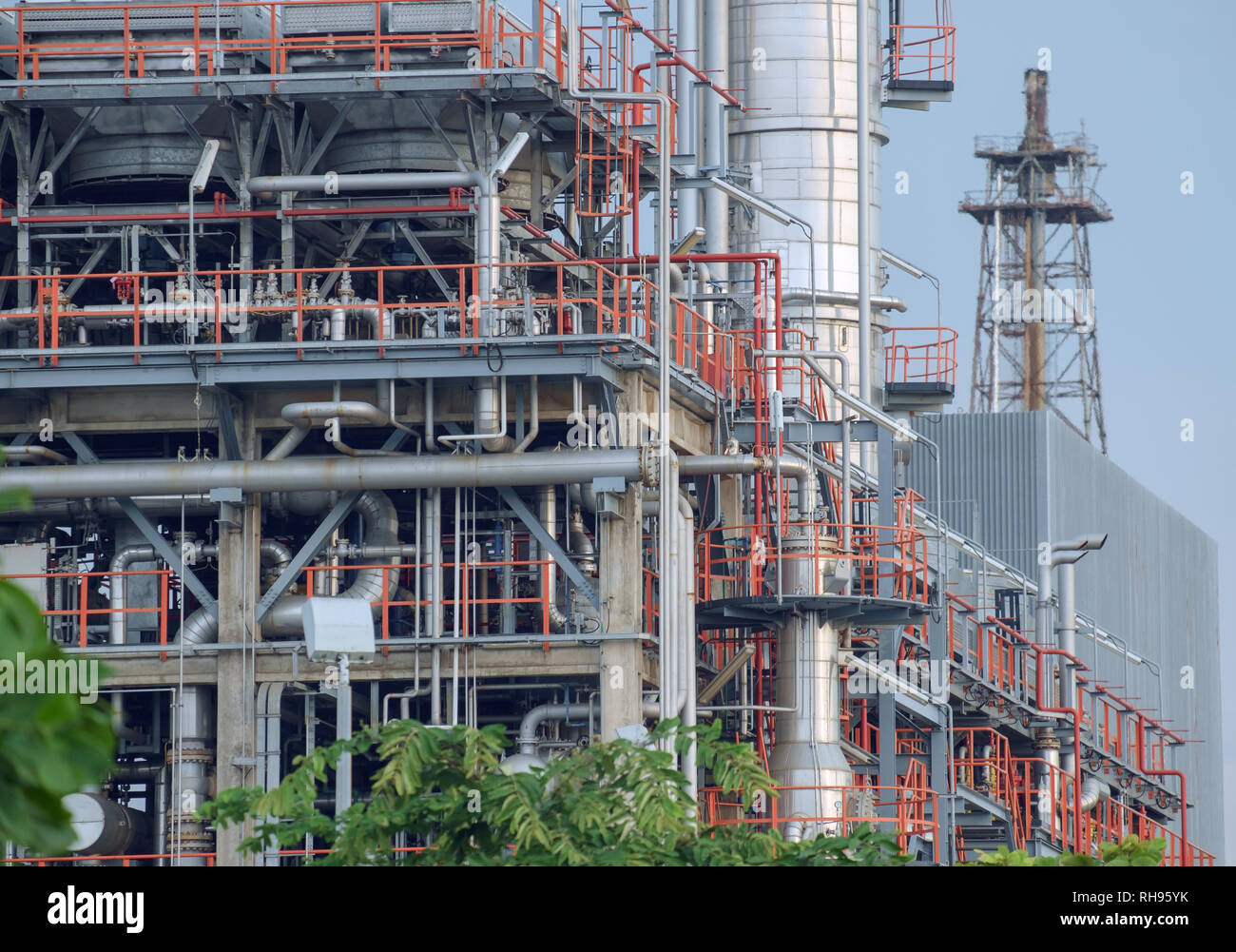Vista della struttura della raffineria di petrolio. Foto Stock