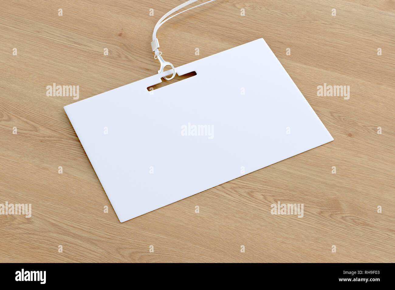 Carta d'identità orizzontale vuota su sfondo in legno Foto Stock