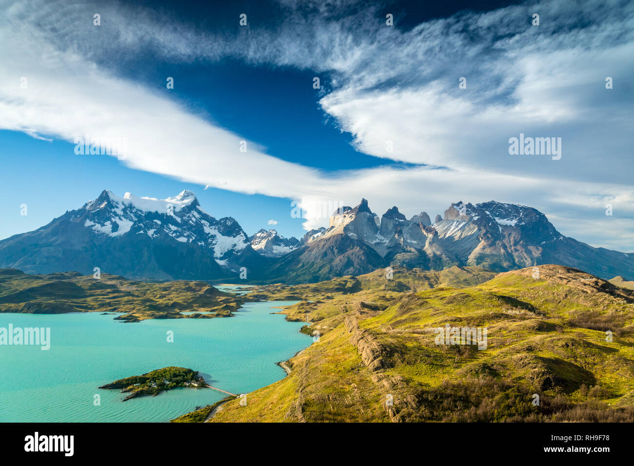 Lago Pehoé e la vista worldfamous di Torres del Paine Massiv Foto Stock