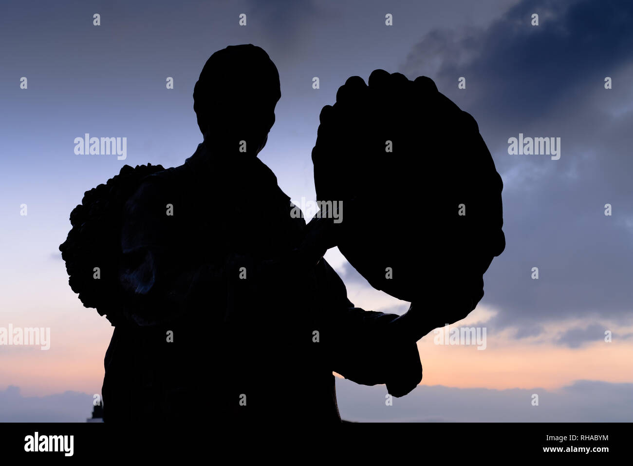 Statua, Plaza de Verdiales, Comares, Axarquia, Malaga, Andalusia, Spagna Foto Stock